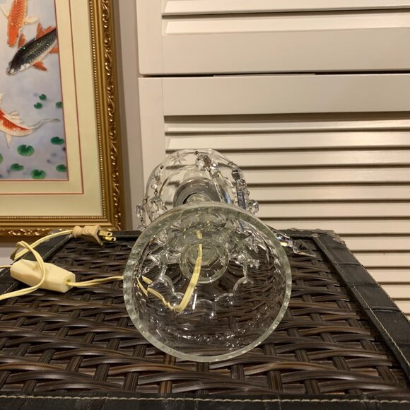 Vintage Crystal Electric Hurricane Cut Crystal Glass Teardrop Table - Picture 10 of 10